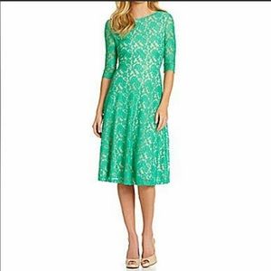 DRESS BY SANGRIA LACE OVERLAY /TAHITI GREEN SZ-10